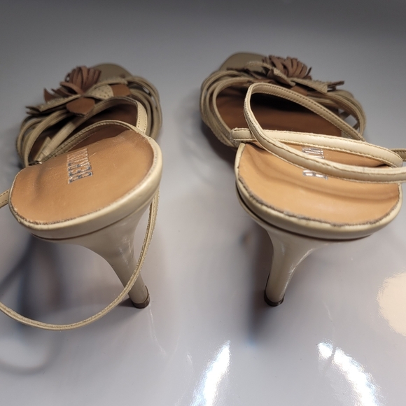 BERTINNI Feminine Flowered Women's Sandals - Picture 3 of 9